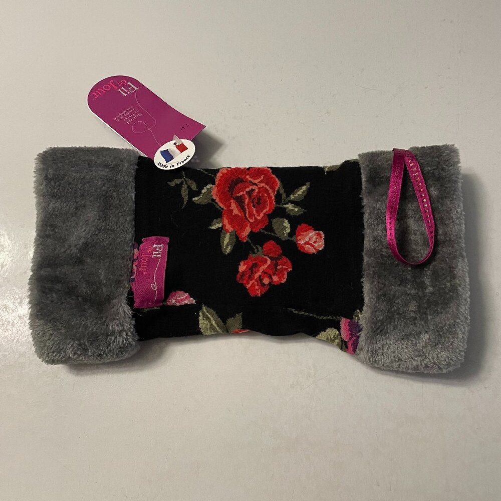 NEW Fil de Jour Womens Hand Muff Rose Flower Pattern